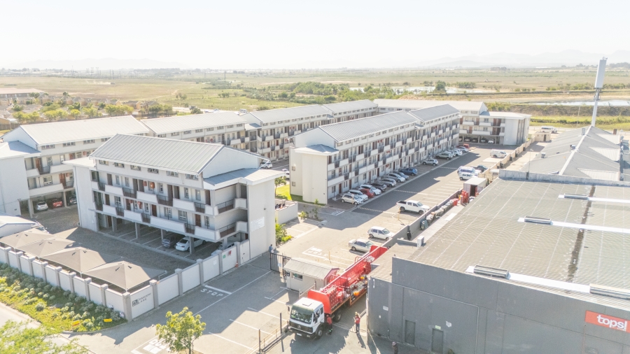 2 Bedroom Property for Sale in Uitzicht Western Cape